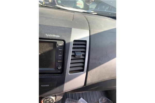 Recambio de rejilla entrada de aire para mitsubishi outlander (cw0) 2.0 di-d intense referencia OEM IAM 8030A014XA  