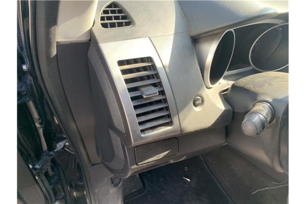 Recambio de rejilla entrada de aire para mitsubishi outlander (cw0) 2.0 di-d intense referencia OEM IAM 8030A024XA  