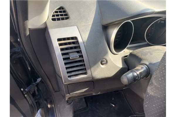 Recambio de rejilla entrada de aire para mitsubishi outlander (cw0) 2.0 di-d intense referencia OEM IAM 8030A024XA  