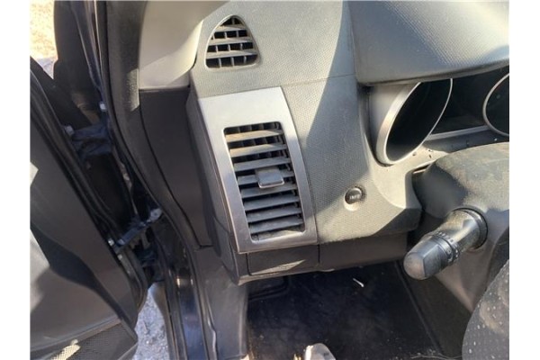 Recambio de rejilla entrada de aire para mitsubishi outlander (cw0) 2.0 di-d intense referencia OEM IAM 8030A024XA  