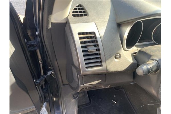 Recambio de rejilla entrada de aire para mitsubishi outlander (cw0) 2.0 di-d intense referencia OEM IAM 8030A024XA  