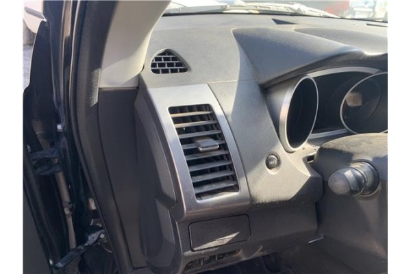 Recambio de rejilla entrada de aire para mitsubishi outlander (cw0) 2.0 di-d intense referencia OEM IAM 8030A024XA  