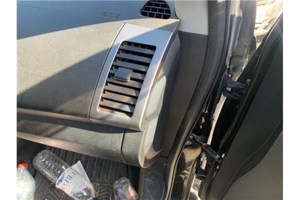 Recambio de rejilla entrada de aire para mitsubishi outlander (cw0) 2.0 di-d intense referencia OEM IAM 8030A025XA  