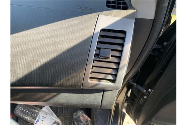 Recambio de rejilla entrada de aire para mitsubishi outlander (cw0) 2.0 di-d intense referencia OEM IAM 8030A025XA  