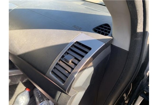 Recambio de rejilla entrada de aire para mitsubishi outlander (cw0) 2.0 di-d intense referencia OEM IAM 8030A025XA  