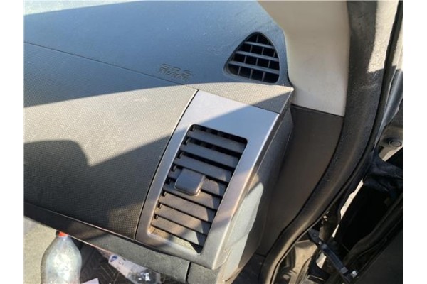 Recambio de rejilla entrada de aire para mitsubishi outlander (cw0) 2.0 di-d intense referencia OEM IAM 8030A025XA  