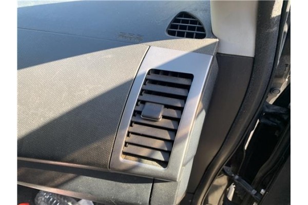 Recambio de rejilla entrada de aire para mitsubishi outlander (cw0) 2.0 di-d intense referencia OEM IAM 8030A025XA  