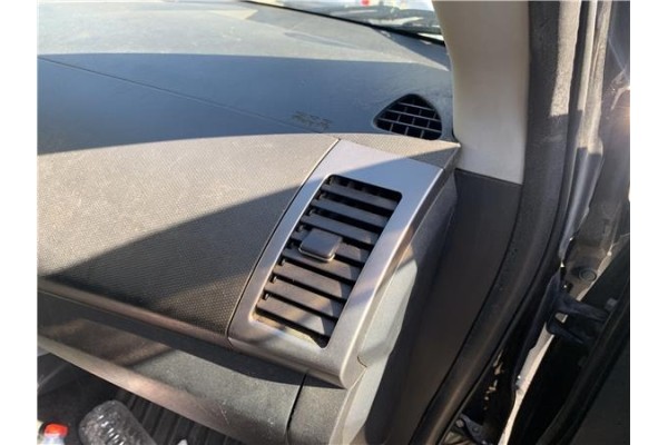 Recambio de rejilla entrada de aire para mitsubishi outlander (cw0) 2.0 di-d intense referencia OEM IAM 8030A025XA  