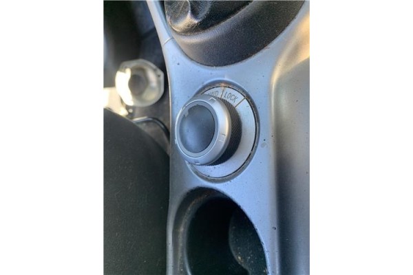 Recambio de selector de cambio para mitsubishi outlander (cw0) 2.0 di-d intense referencia OEM IAM 8604A008  