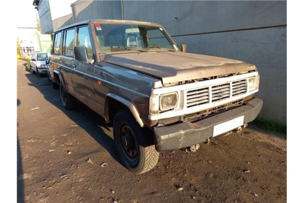 nissan patrol station wagon (w260) del año 