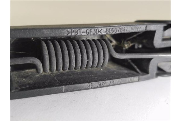Recambio de brazo limpiaparabrisas trasero para peugeot 307 break / sw (s1) 2.0 hdi 110 referencia OEM IAM 9636279777 6429T8 