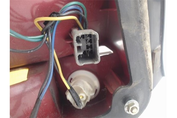 Recambio de piloto trasero derecho para hyundai coupe (j2) referencia OEM IAM 9240238010  