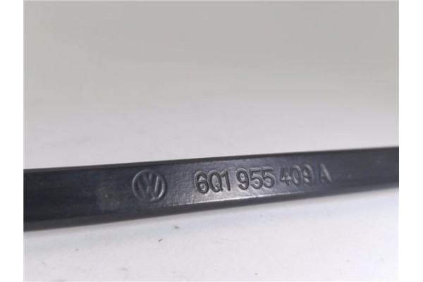 Recambio de brazo limpiaparabrisas delantero izquierdo para volkswagen polo iv (9n1) 1.4 16v referencia OEM IAM 6Q1955409A  
