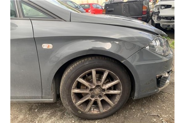 Recambio de aleta delantero derecha para seat leon (1p1) 1.9 tdi referencia OEM IAM 1P0821022A  