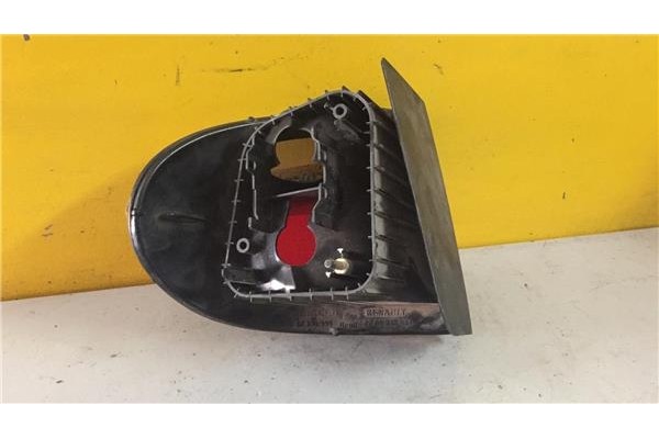 Recambio de piloto trasero derecho para renault megane i classic (la0) 1.4e rn referencia OEM IAM 7700838531  