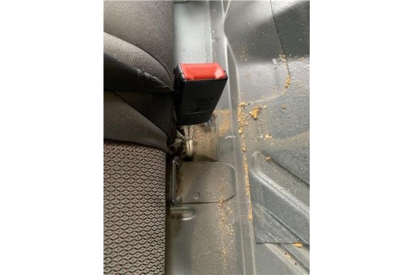 Recambio de anclaje cinturon trasero derecho para seat leon (1p1) 1.9 tdi referencia OEM IAM 1K0857740HQVZ 1P0857807B 