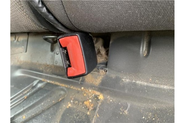 Recambio de anclaje cinturon trasero derecho para seat leon (1p1) 1.9 tdi referencia OEM IAM 1K0857740HQVZ 1P0857807B 