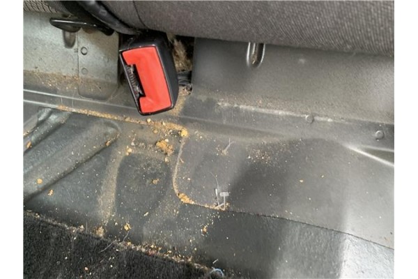 Recambio de anclaje cinturon trasero derecho para seat leon (1p1) 1.9 tdi referencia OEM IAM 1K0857740HQVZ 1P0857807B 