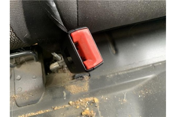 Recambio de anclaje cinturon trasero derecho para seat leon (1p1) 1.9 tdi referencia OEM IAM 1K0857740HQVZ 1P0857807B 