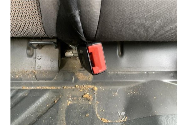 Recambio de anclaje cinturon trasero derecho para seat leon (1p1) 1.9 tdi referencia OEM IAM 1K0857740HQVZ 1P0857807B 