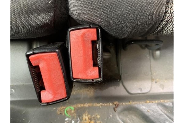 Recambio de anclaje cinturon trasero izquierdo para seat leon (1p1) 1.9 tdi referencia OEM IAM 1K0857739MQVZ 27022009 