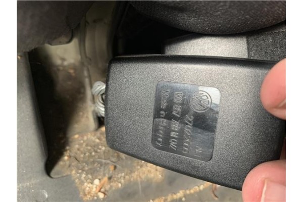 Recambio de anclaje cinturon trasero izquierdo para seat leon (1p1) 1.9 tdi referencia OEM IAM 1K0857739MQVZ 27022009 