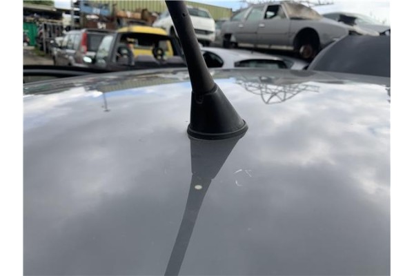 Recambio de antena electrica para seat leon (1p1) 1.9 tdi referencia OEM IAM 6J0035849 1P0035501A 