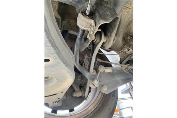 Recambio de barra estabilizadora trasero para seat leon (1p1) 1.9 tdi referencia OEM IAM 1K0511409CA  