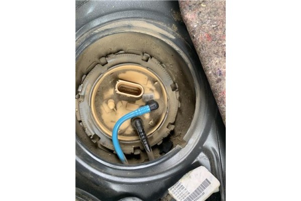 Recambio de bomba combustible para seat leon (1p1) 1.9 tdi referencia OEM IAM 1K0919050J 9086 