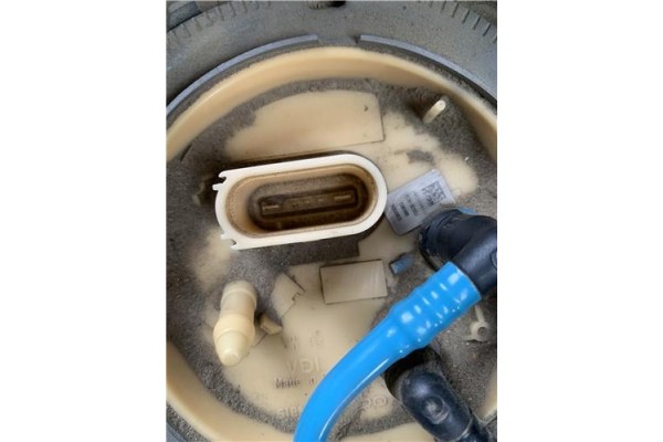 Recambio de bomba combustible para seat leon (1p1) 1.9 tdi referencia OEM IAM 1K0919050J 9086 