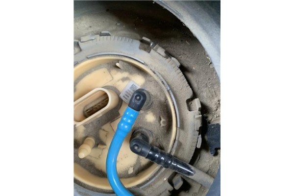 Recambio de bomba combustible para seat leon (1p1) 1.9 tdi referencia OEM IAM 1K0919050J 9086 