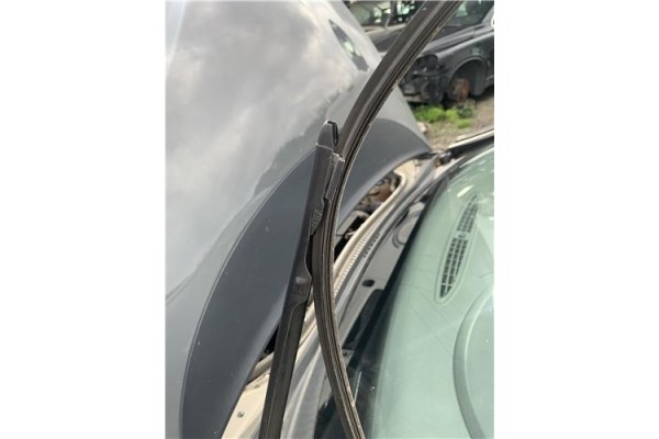 Recambio de brazo limpiaparabrisas delantero izquierdo para seat leon (1p1) 1.9 tdi referencia OEM IAM 1P0955409A  