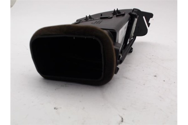 Recambio de rejilla entrada de aire para opel astra j 1.6 referencia OEM IAM   
