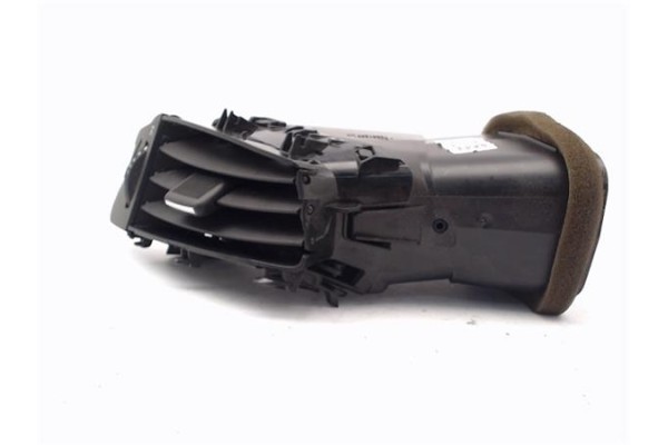 Recambio de rejilla entrada de aire para opel astra j 1.6 referencia OEM IAM   