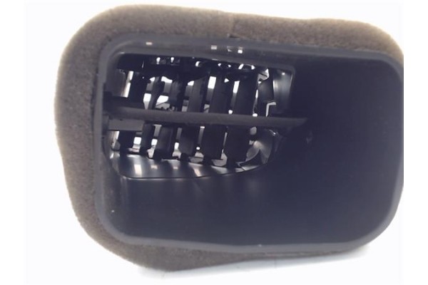 Recambio de rejilla entrada de aire para opel astra j 1.6 referencia OEM IAM   