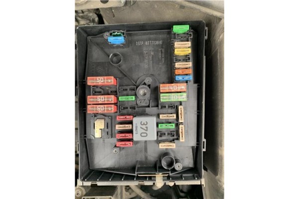 Recambio de caja fusibles/rele para seat leon (1p1) 1.9 tdi referencia OEM IAM 3C09712490 1718130 