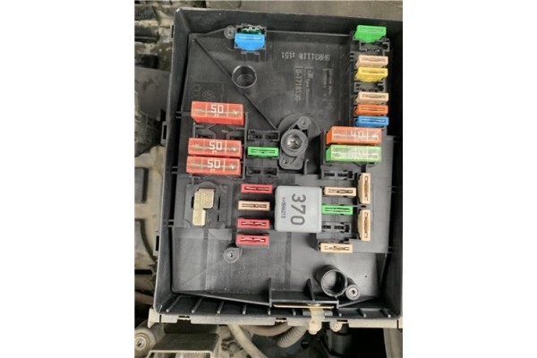 Recambio de caja fusibles/rele para seat leon (1p1) 1.9 tdi referencia OEM IAM 3C09712490 1718130 