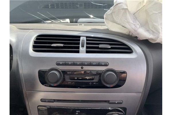 Recambio de consola para seat leon (1p1) 1.9 tdi referencia OEM IAM 1P1819110F 1P0819203AB0R 