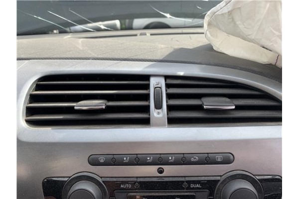 Recambio de consola para seat leon (1p1) 1.9 tdi referencia OEM IAM 1P1819110F 1P0819203AB0R 