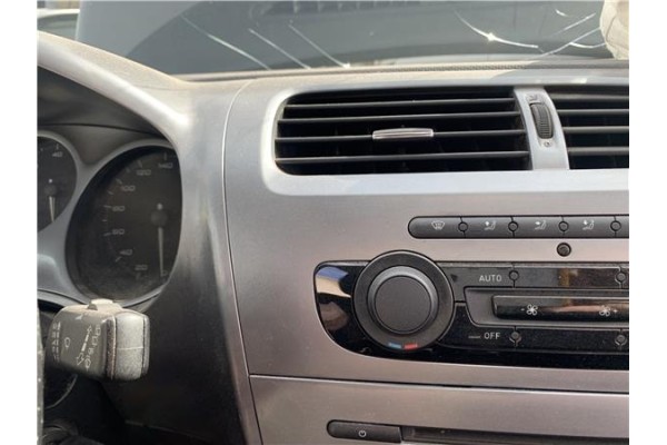 Recambio de consola para seat leon (1p1) 1.9 tdi referencia OEM IAM 1P1819110F 1P0819203AB0R 