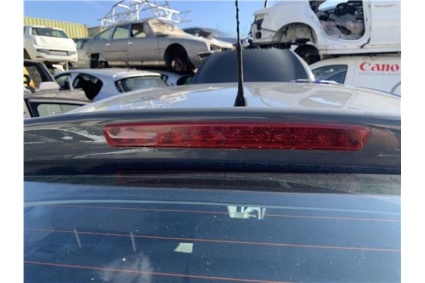 Recambio de luz central de freno para seat leon (1p1) 1.9 tdi referencia OEM IAM 1P0945097  