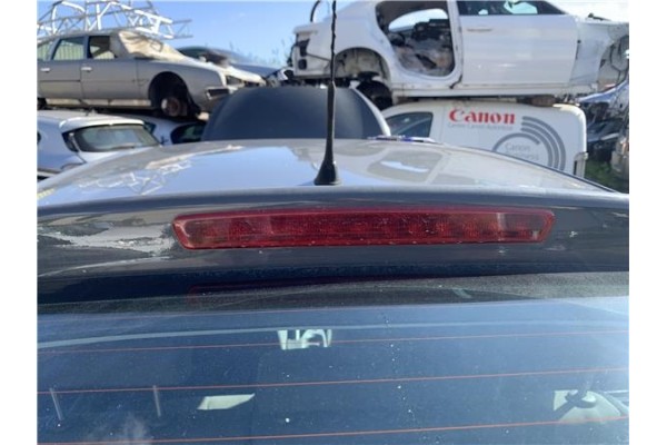 Recambio de luz central de freno para seat leon (1p1) 1.9 tdi referencia OEM IAM 1P0945097  