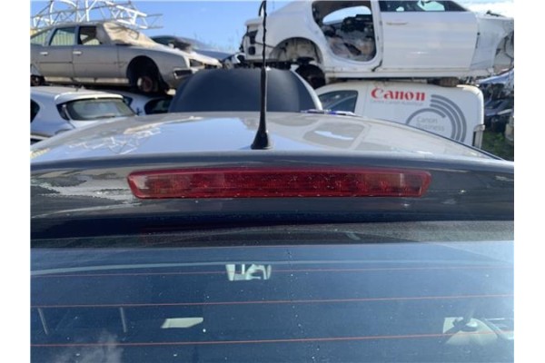 Recambio de luz central de freno para seat leon (1p1) 1.9 tdi referencia OEM IAM 1P0945097  