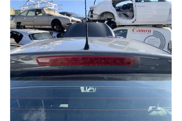 Recambio de luz central de freno para seat leon (1p1) 1.9 tdi referencia OEM IAM 1P0945097  