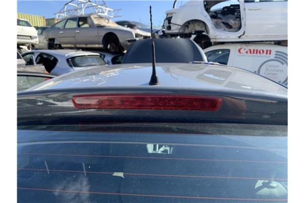 Recambio de luz central de freno para seat leon (1p1) 1.9 tdi referencia OEM IAM 1P0945097  