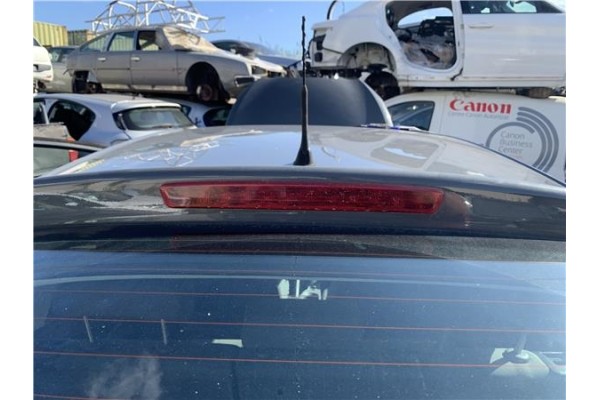 Recambio de luz central de freno para seat leon (1p1) 1.9 tdi referencia OEM IAM 1P0945097  