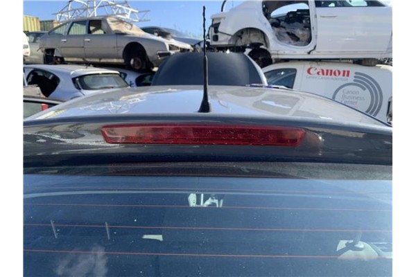 Recambio de luz central de freno para seat leon (1p1) 1.9 tdi referencia OEM IAM 1P0945097  