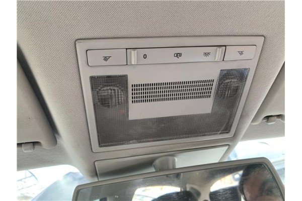Recambio de luz delantero central techo para seat leon (1p1) 1.9 tdi referencia OEM IAM 5P0947111F  