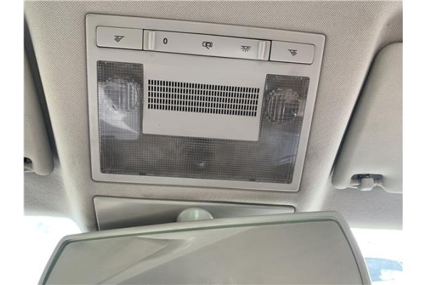 Recambio de luz delantero central techo para seat leon (1p1) 1.9 tdi referencia OEM IAM 5P0947111F  