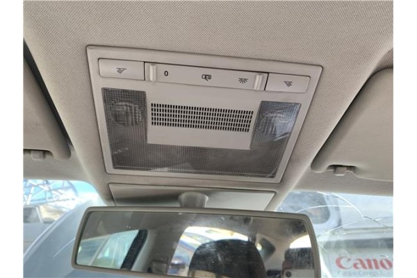 Recambio de luz delantero central techo para seat leon (1p1) 1.9 tdi referencia OEM IAM 5P0947111F  